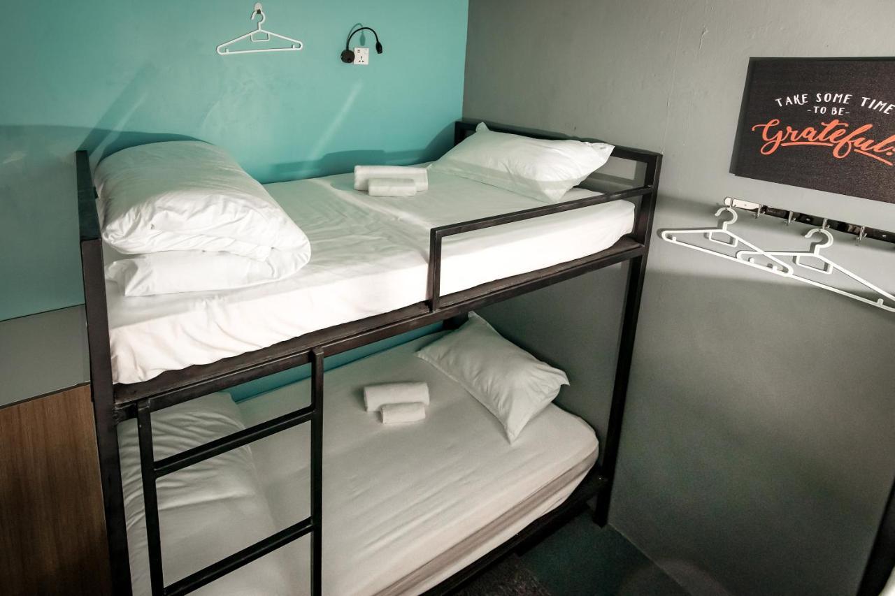 Vibrant Hostel Kota Kinabalu Exteriör bild